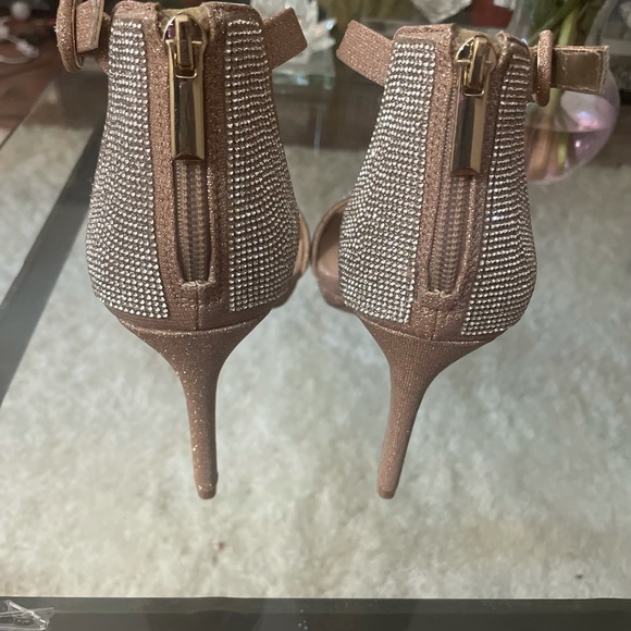 Kelly & Katie Conradd Women’s Sandal.❤️ - Picture 6 of 12